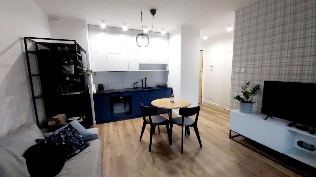 Apartament Zajezdnia Wrzeszcz Apartment Gdansk Exterior photo